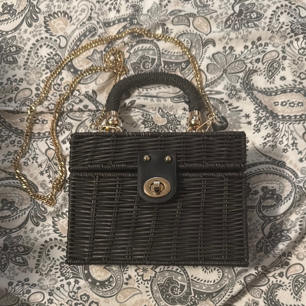 Elegant Black Rattan Handbag with Gold Chain